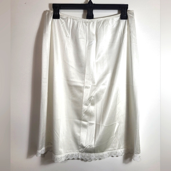 L'eggs vintage white silky half slip  women's L  #2507 - Picture 1 of 3